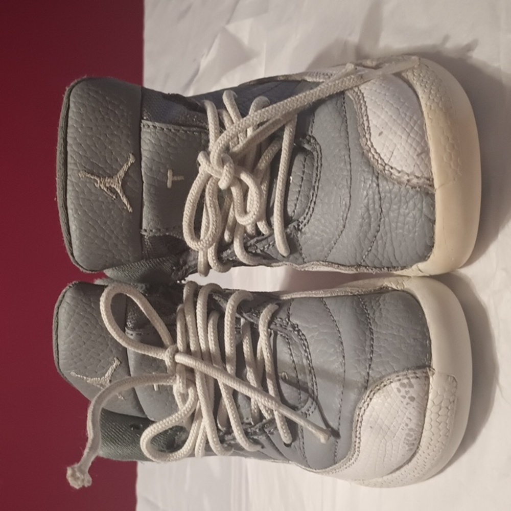Jordan 12  Retro With / Gray